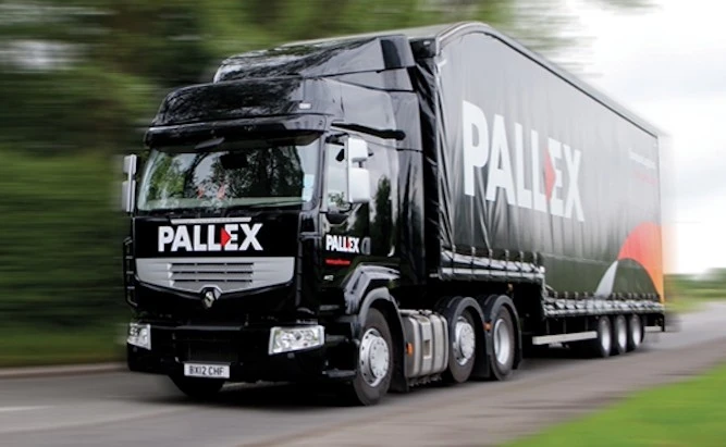 Camion Pallex sur la route